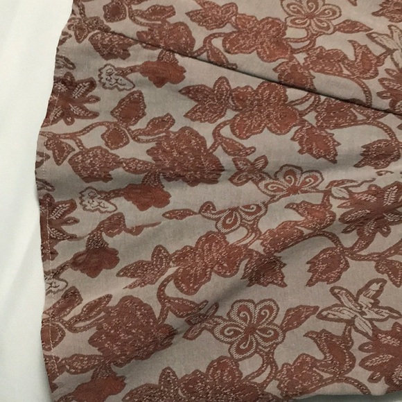 Embroidered swirl Skirt - Picture 2 of 3